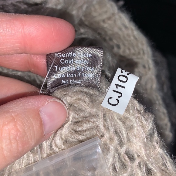 R.89 NWT Crochet Cardigan Size M/L - Picture 5 of 8